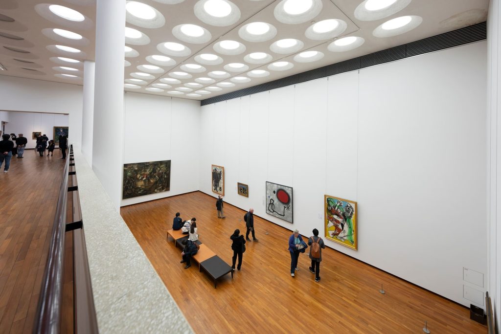 国立西洋美術館の内部の展示