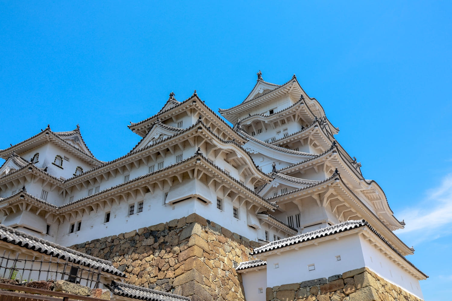 姫路城とは？世界遺産の登録理由と白鷺城の見どころ・アクセスを解説